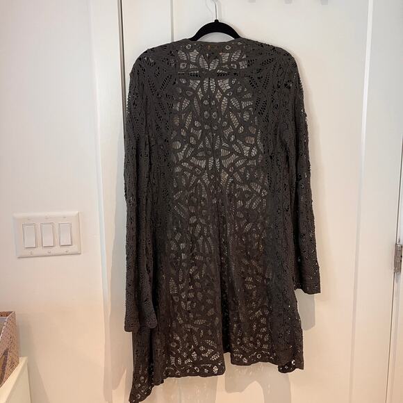 Donna Karan Black Lace Pattern V-Neck Cardigan Sweater Size 8 - Picture 2 of 6